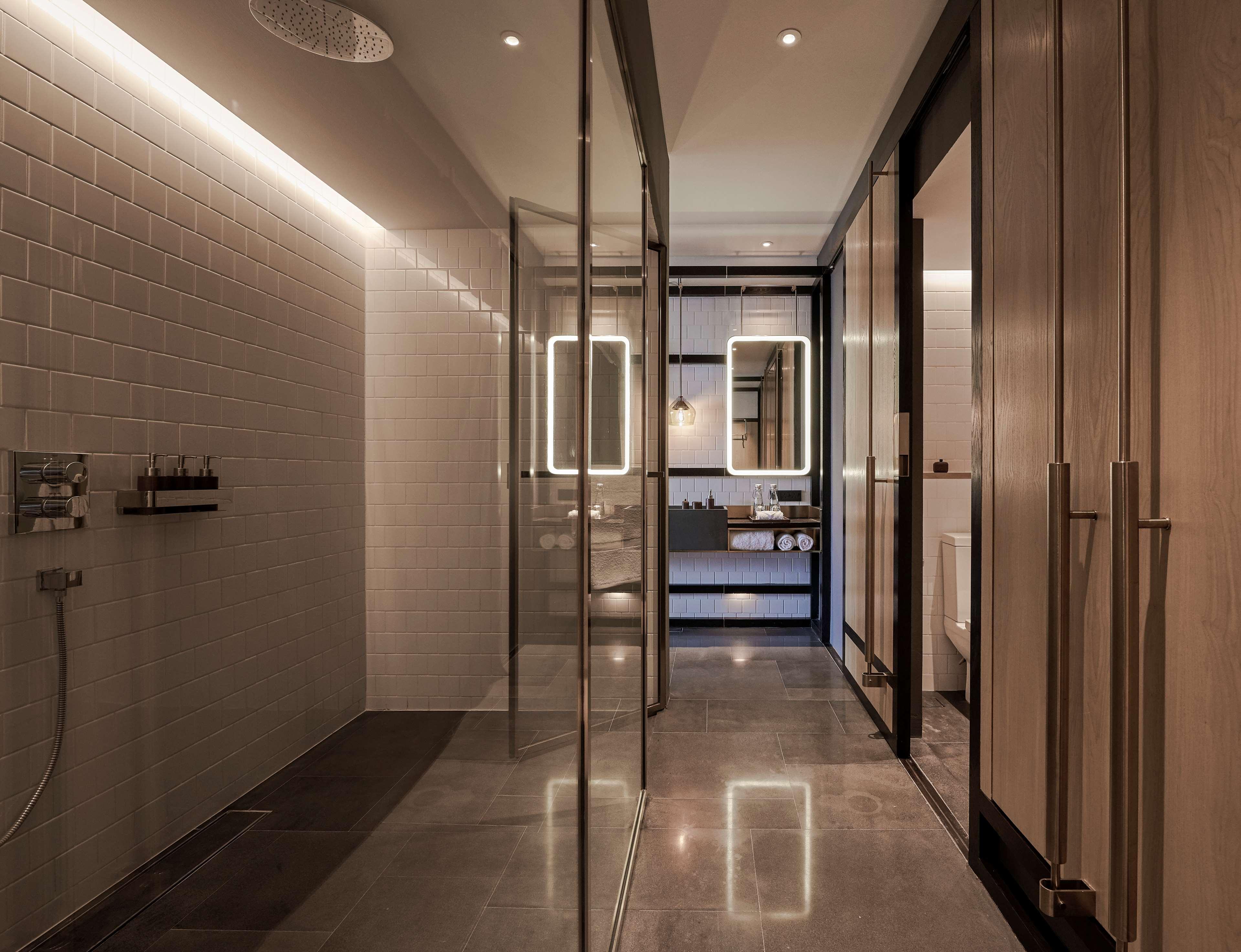 Alila Bangsar Kuala Lumpur Otel Dış mekan fotoğraf The changing rooms at the London Aquatics Centre