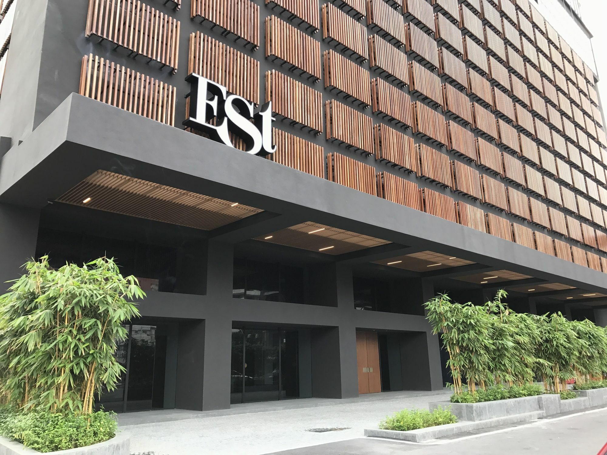 Alila Bangsar Kuala Lumpur Otel Dış mekan fotoğraf The Est building