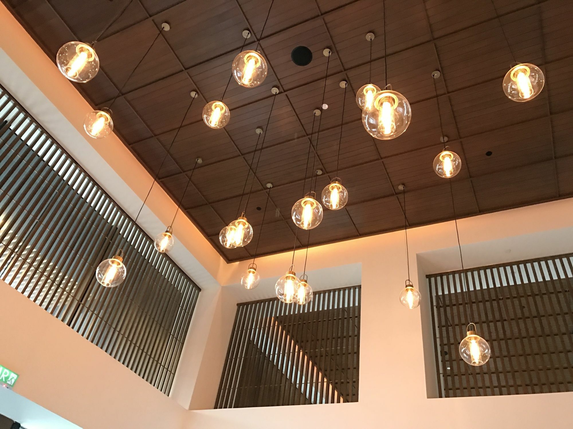 Alila Bangsar Kuala Lumpur Otel Dış mekan fotoğraf Ceiling of the library