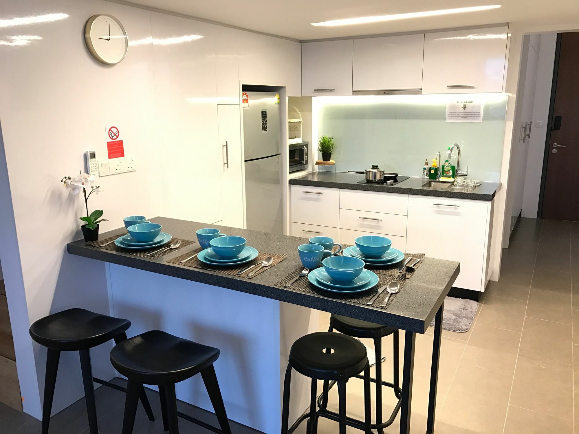 Alila Bangsar Kuala Lumpur Otel Dış mekan fotoğraf A kitchen in a student apartment