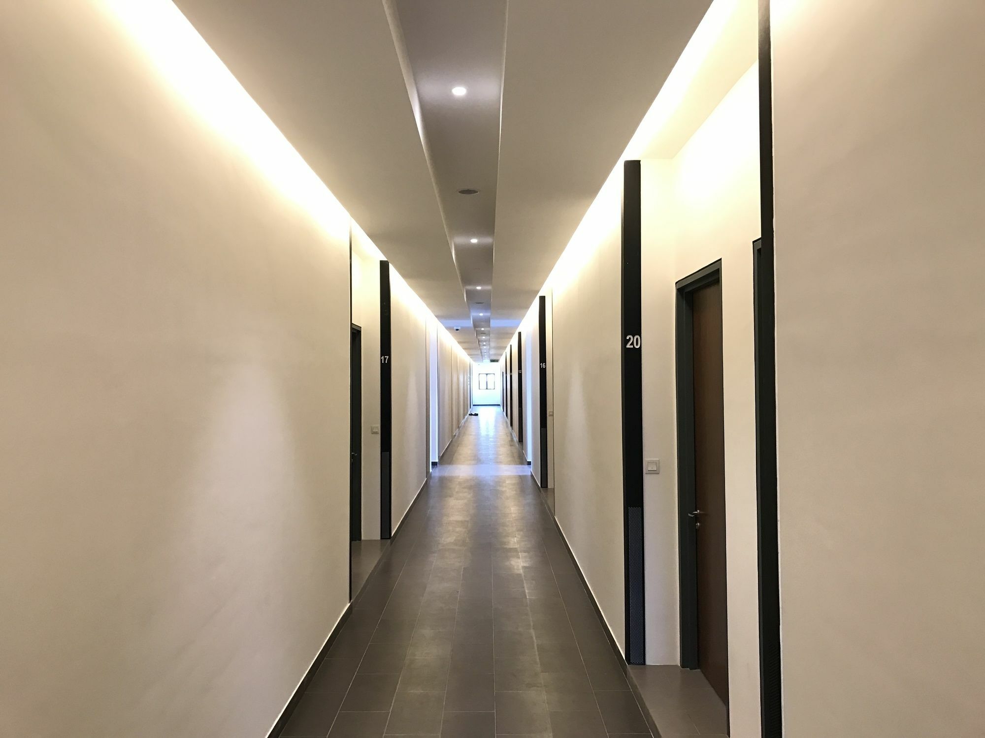 Alila Bangsar Kuala Lumpur Otel Dış mekan fotoğraf A corridor in the new building